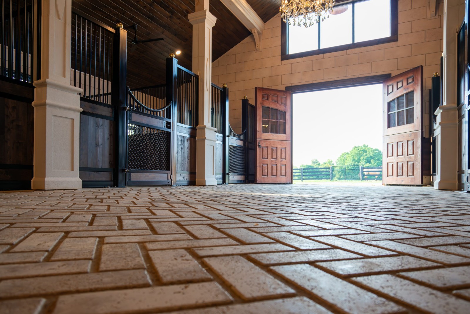 Royal Dutch Friesians - stall alley flooring